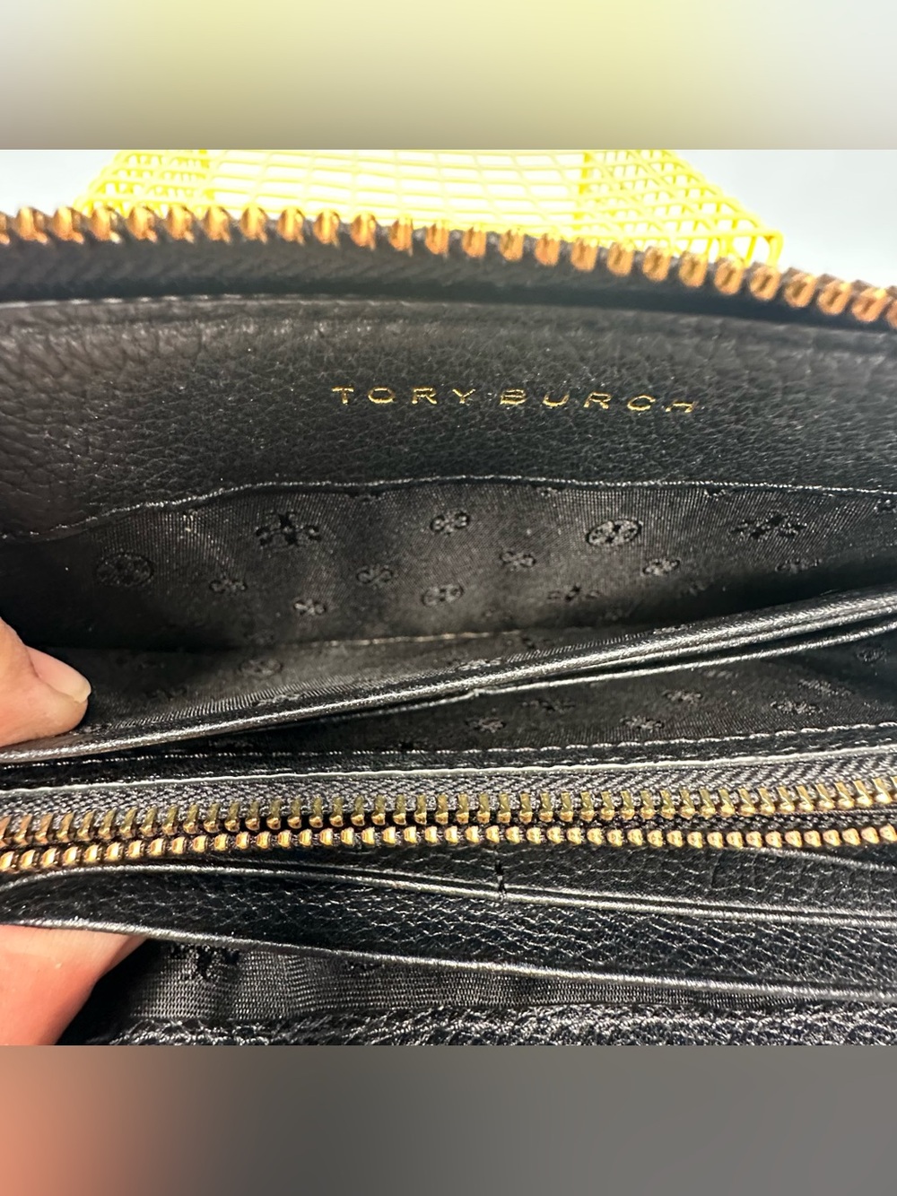Tory Burch Black & Beige Snake-Print Zip Wallet - Picture 5 of 7